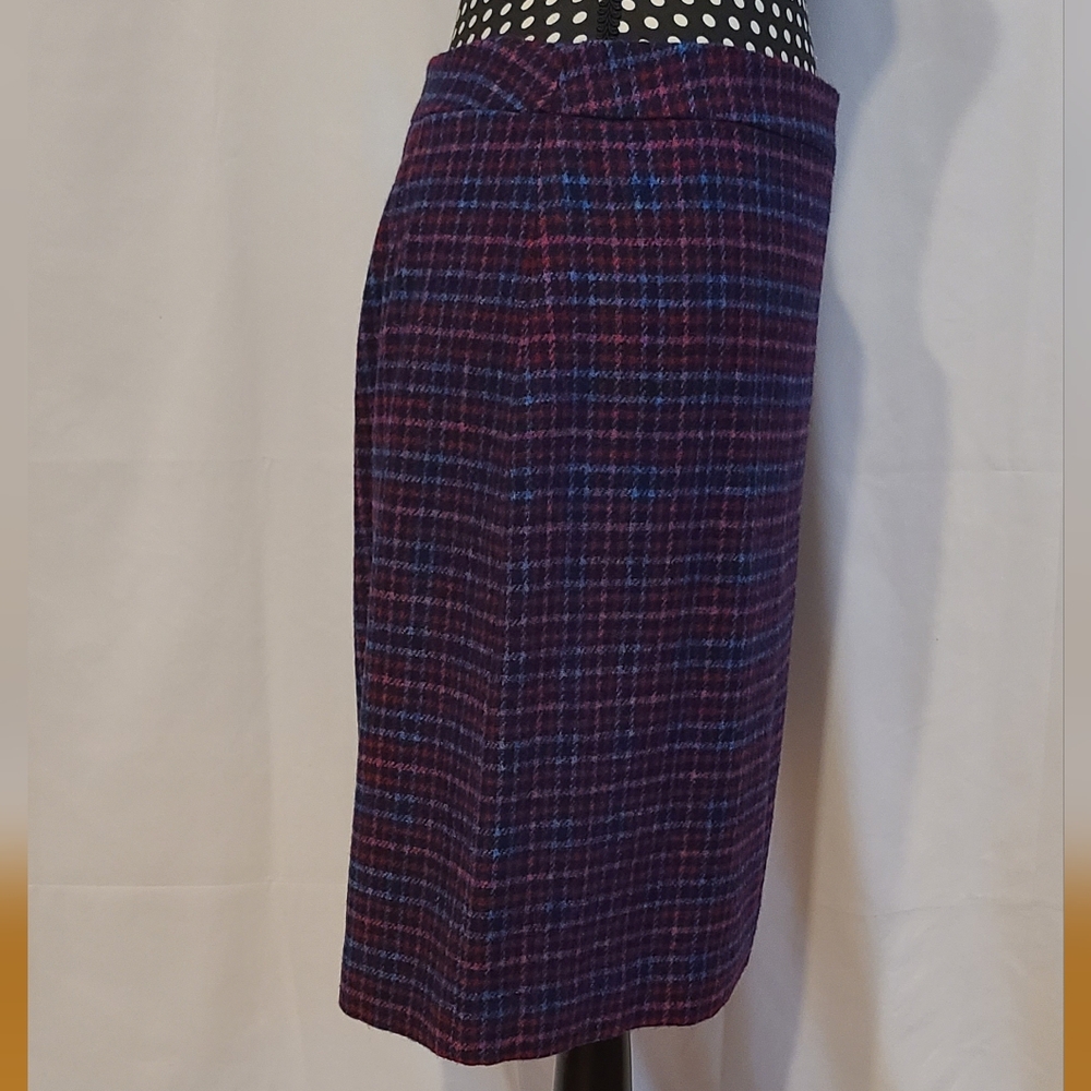 Talbots Plaid Skirt With Accent Buttons - Picture 2 of 9